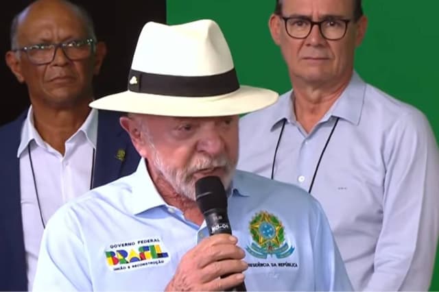 Lula: Esquerda Precisa Reivindicar Cores Nacionais