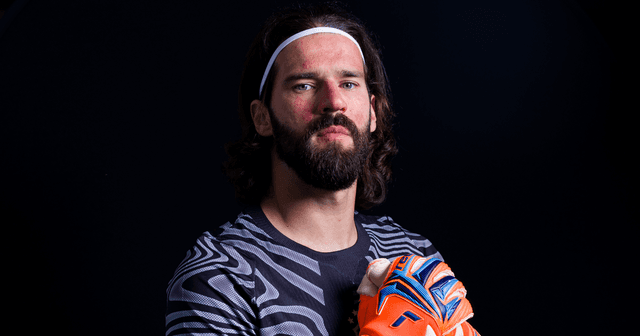 Alisson encontra refúgio na fé
