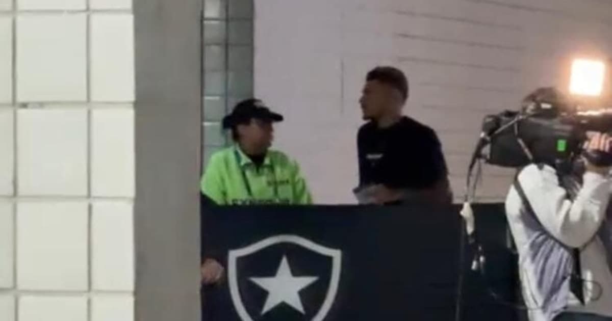 Tiquinho, de volta ao Botafogo, vai ao Nilton Santos assistir ao jogo contra o Athletico