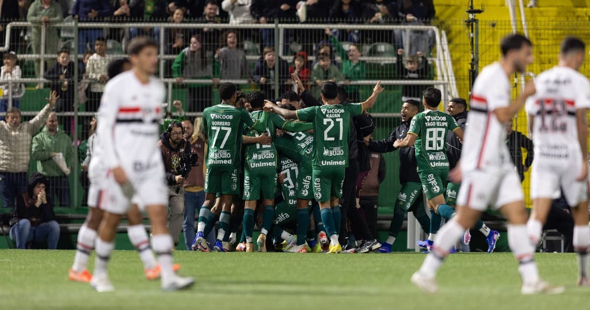 Melhores momentos: São Paulo perde para Chapecoense e vê crise aumentar