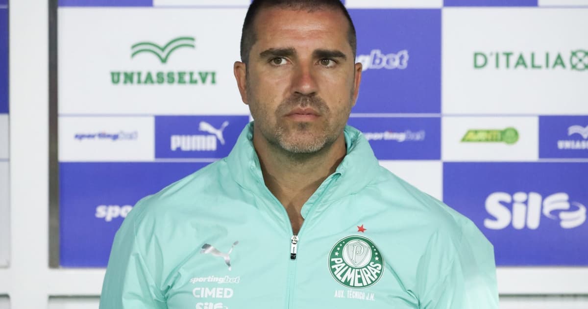 Auxiliar de Abel comenta corrida do Palmeiras por títulos e exalta Weverton