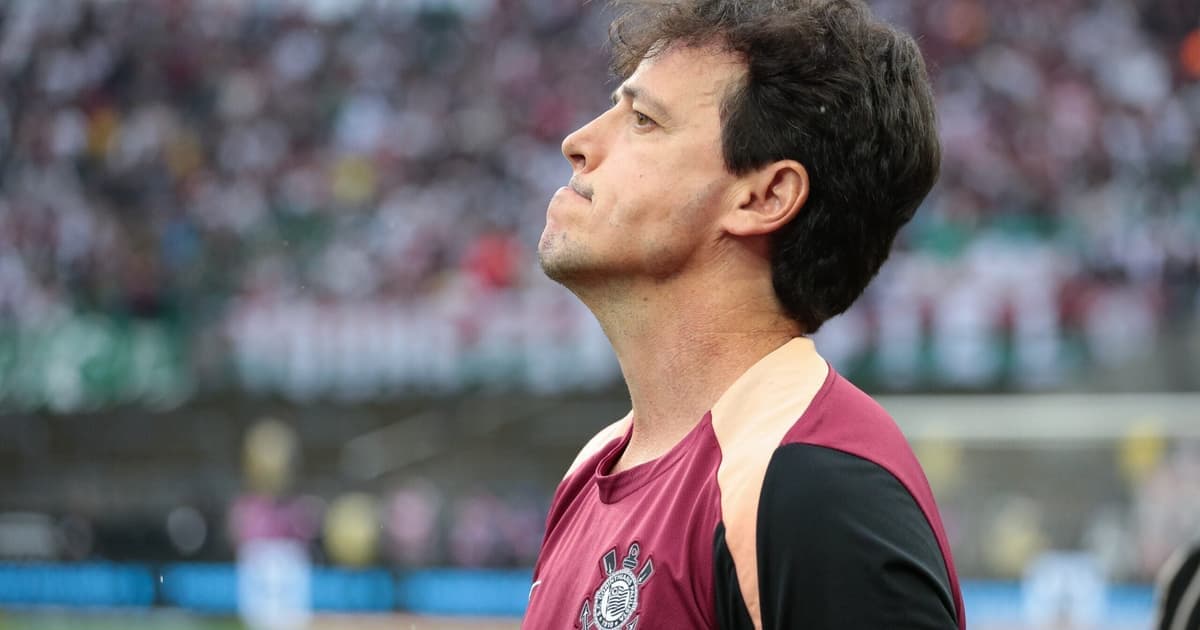 Torcedores do Corinthians mandam recado a Diniz após derrota