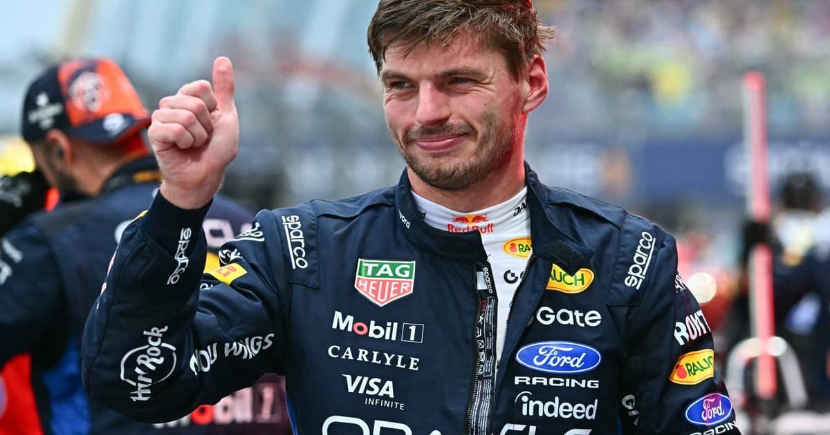 Escrita quebrada! Verstappen vence GP de Singapura pela primeira vez