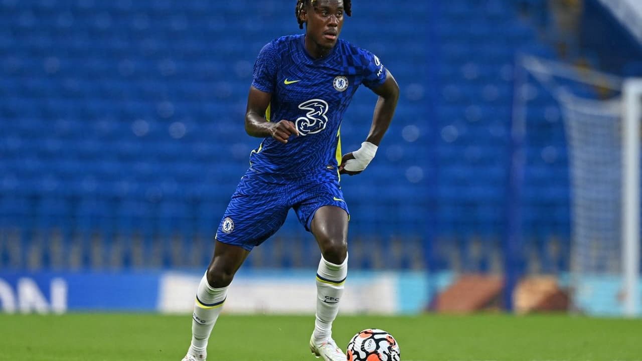 Inglaterra Aciona Reforço de Última Hora