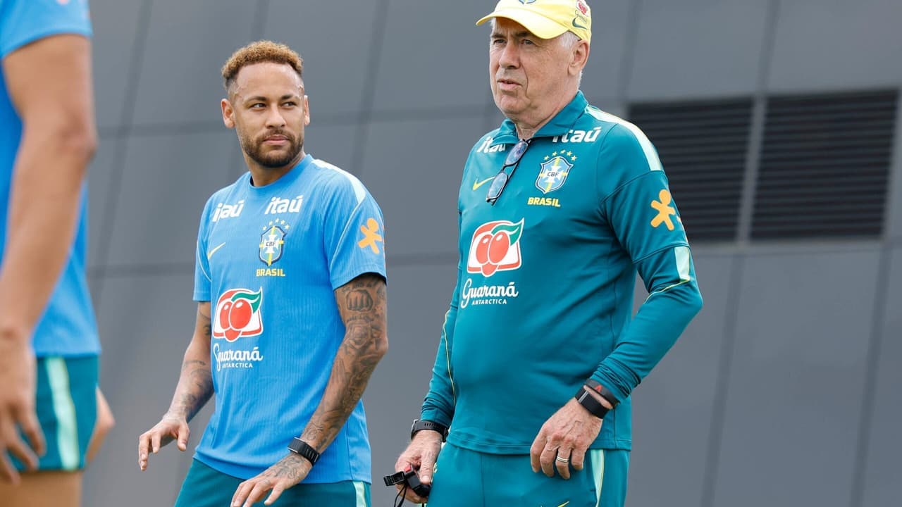 Neymar brilha em treino