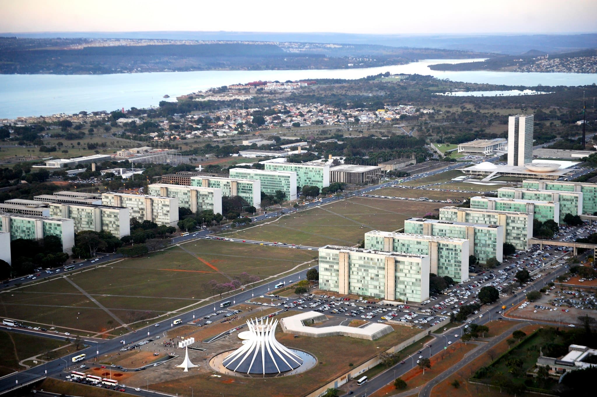 Governo federal transfere ponto facultativo do Dia do Servidor Público para 30 de outubro