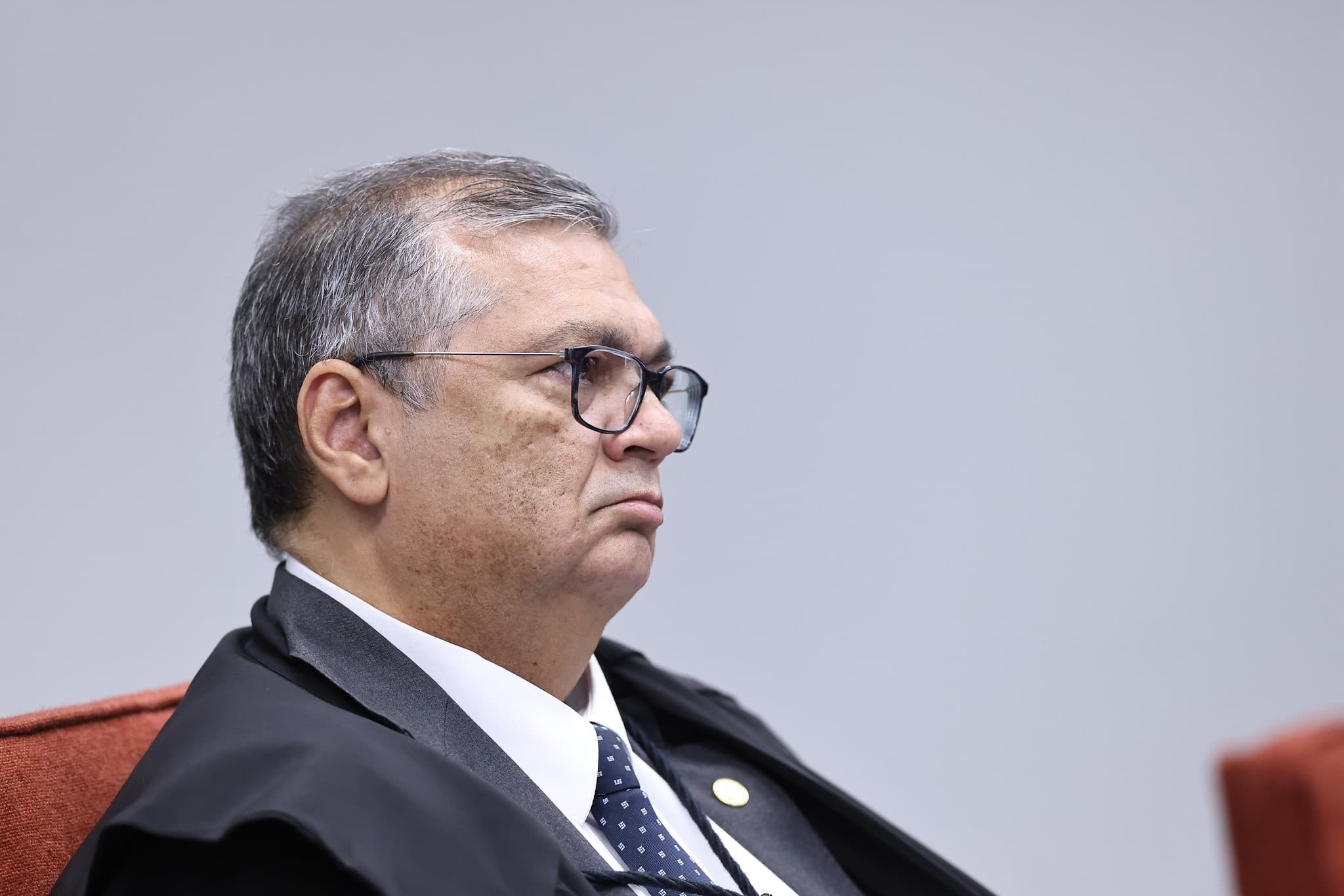 STF: Dino Exige Mais Transparência